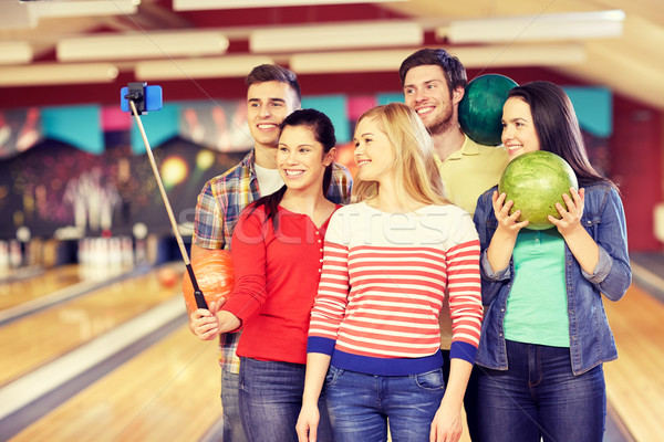 [[stock_photo]]: Heureux · amis · bowling · club · personnes