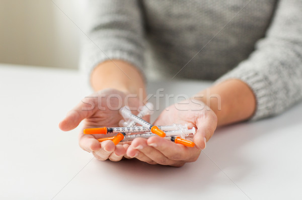 Imagine de stoc: Femeie · mâini · insulina · medicină