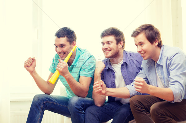 Foto stock: Feliz · masculina · amigos · viendo · deportes · amistad