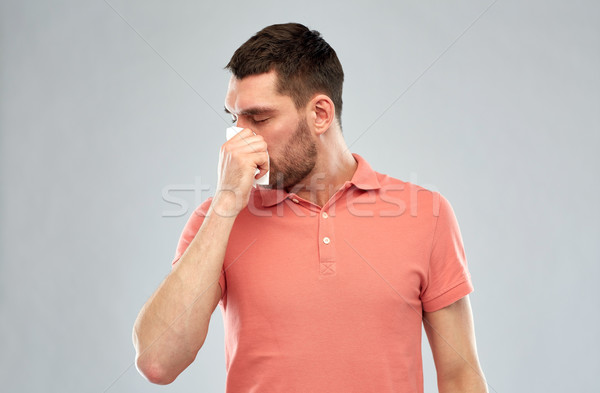 Krank Mann Papier Serviette Nase weht Menschen Stock foto © dolgachov