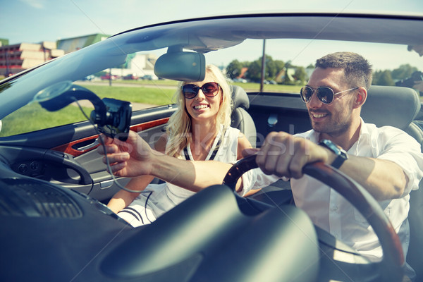 Foto stock: Feliz · casal · gps · cabriolé · carro · estrada