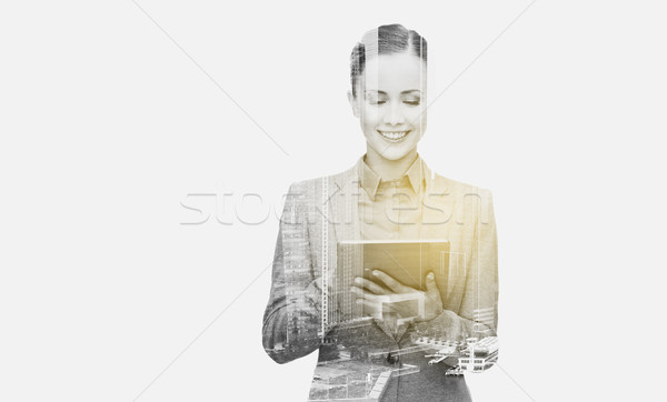 Femme souriante ordinateur gens d'affaires technologie ville [[stock_photo]] © dolgachov