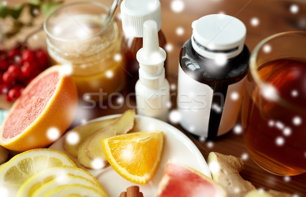 Traditionnel médecine médicaments santé naturelles table en bois Photo stock © dolgachov