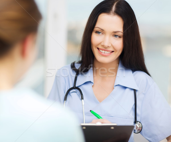 [[stock_photo]]: Souriant · médecin · infirmière · patient · santé · médicaux