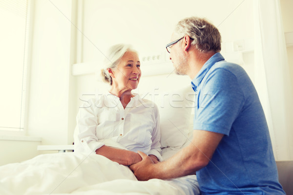 Couple de personnes âgées réunion hôpital médecine âge soutien [[stock_photo]] © dolgachov