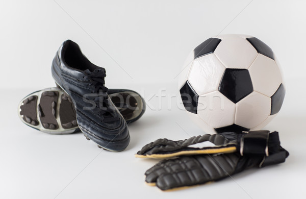 Portarul mănuşi bilă fotbal ghete Imagine de stoc © dolgachov