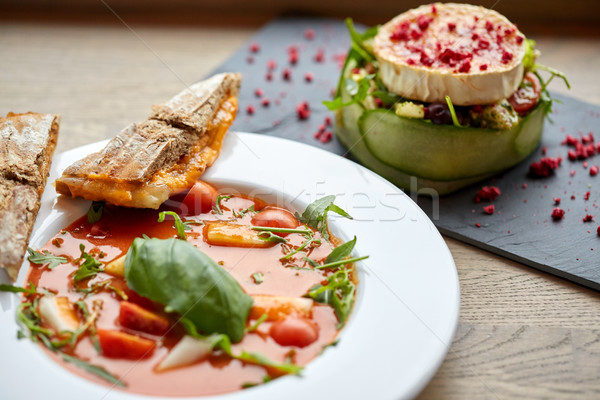 Foto stock: Queijo · de · cabra · salada · sopa · restaurante · de · comida · culinária · cozinha