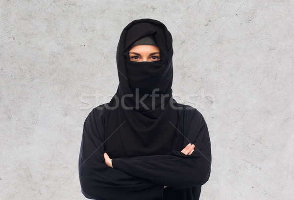 Muzułmanin kobieta hidżab szary religijnych ludzi Zdjęcia stock © dolgachov