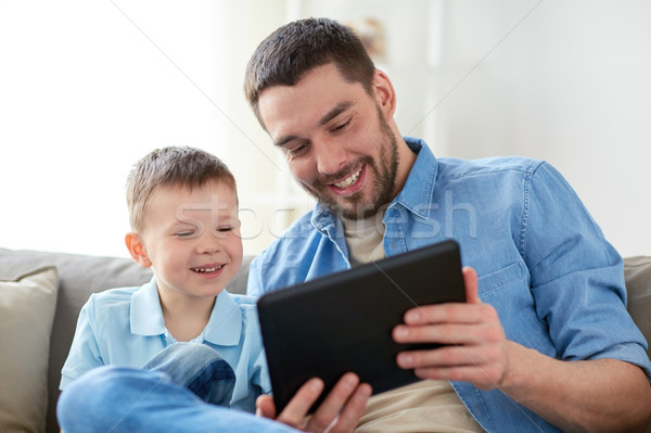 [[stock_photo]]: Père · en · fils · jouer · maison · famille · paternité