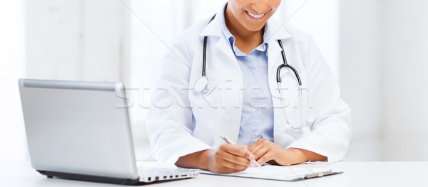 Foto stock: Feminino · médico · laptop · pc · saúde · médico