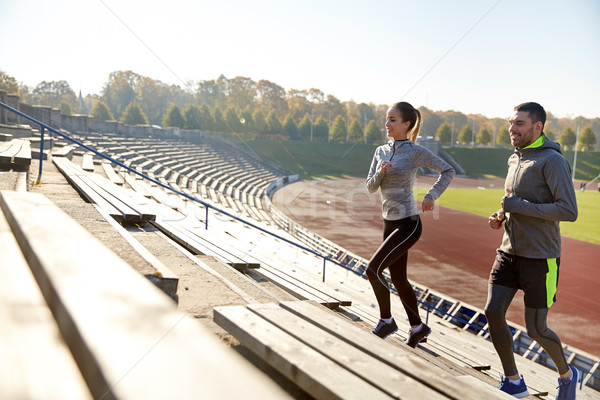 Stock fotó: Boldog · pár · fut · emeleten · stadion · fitnessz