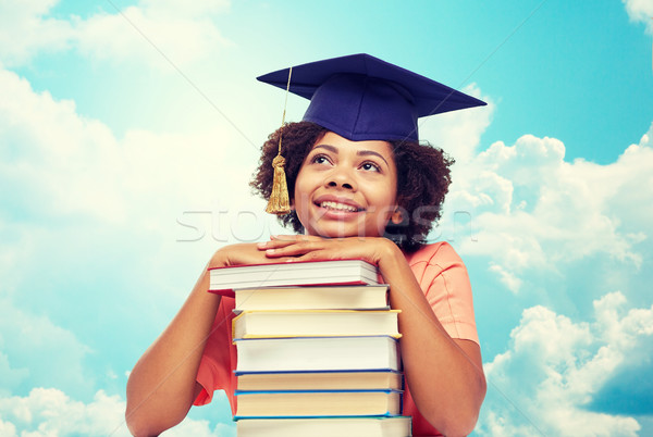 Foto stock: Feliz · africano · bacharel · menina · livros · céu