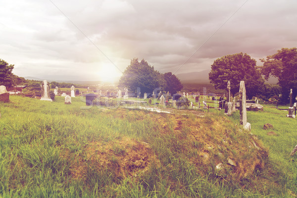 старые кельтской кладбище кладбища Ирландия древних Сток-фото © dolgachov