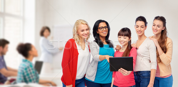 Internacional grupo feliz mulheres educação Foto stock © dolgachov