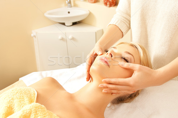 Foto stock: Bela · mulher · massagem · salão · quadro · mulher