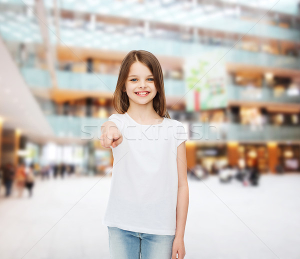 笑みを浮かべて 女の子 白 Tシャツ 広告 幼年 ストックフォト © dolgachov