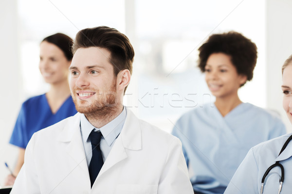 Heureux médecin groupe hôpital clinique profession [[stock_photo]] © dolgachov