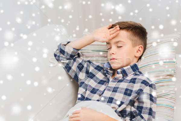 Hasta erkek yatak baş ağrısı çocukluk Stok fotoğraf © dolgachov