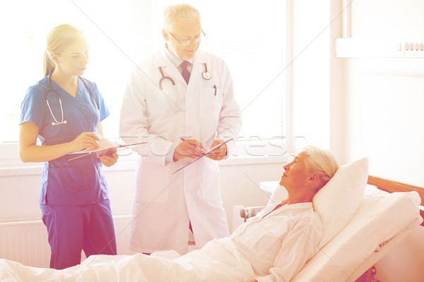 Сток-фото: врач · медсестры · старший · женщину · больницу · медицина