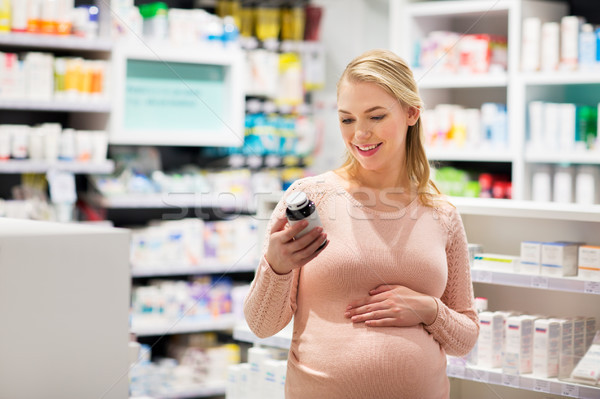 Foto d'archivio: Felice · donna · incinta · farmacia · gravidanza · medicina