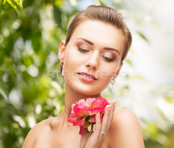 Nő gyémánt fülbevalók gyűrű virág szépség Stock fotó © dolgachov