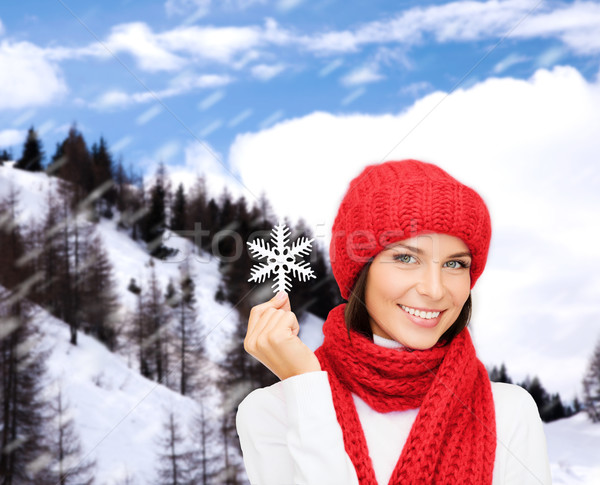 Mosolyog fiatal nő tél ruházat boldogság ünnepek Stock fotó © dolgachov