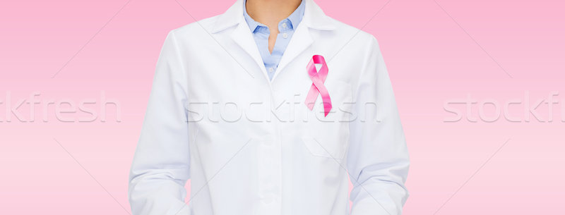 Medic cancer constientizare panglică asistenţă medicală Imagine de stoc © dolgachov