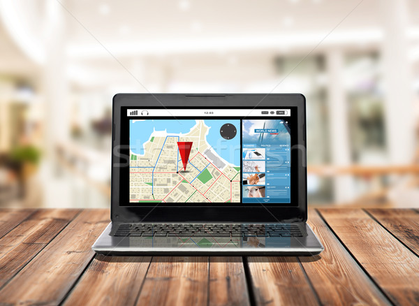 筆記本電腦 GPS 地圖 屏幕 技術 導航 商業照片 © dolgachov