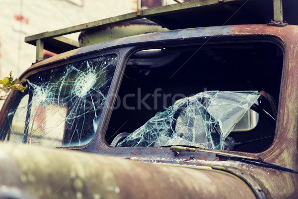 Guerre camion brisé pare-brise verre extérieur [[stock_photo]] © dolgachov