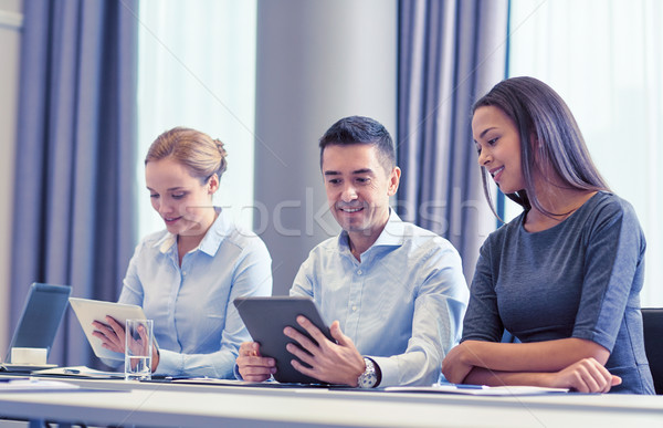 Sorridere uomini d'affari ufficio tecnologia squadra di affari Foto d'archivio © dolgachov