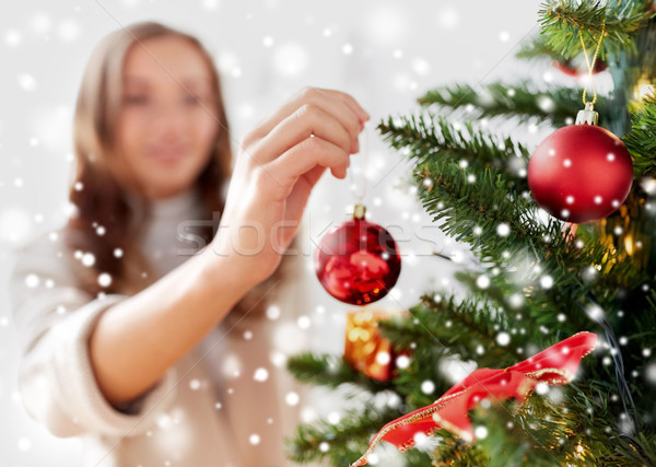 Boldog fiatal nő karácsonyfa tél ünnepek emberek Stock fotó © dolgachov