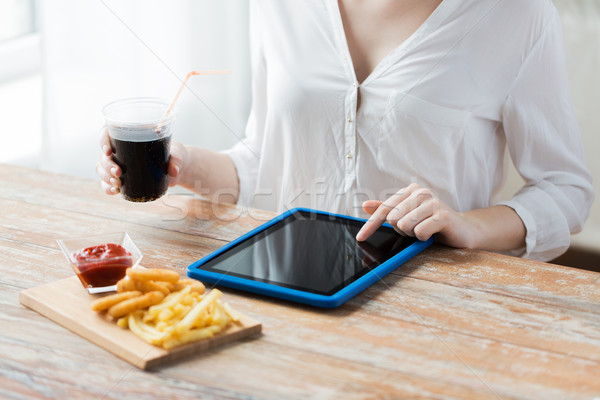 [[stock_photo]]: Femme · restauration · rapide · personnes · technologie