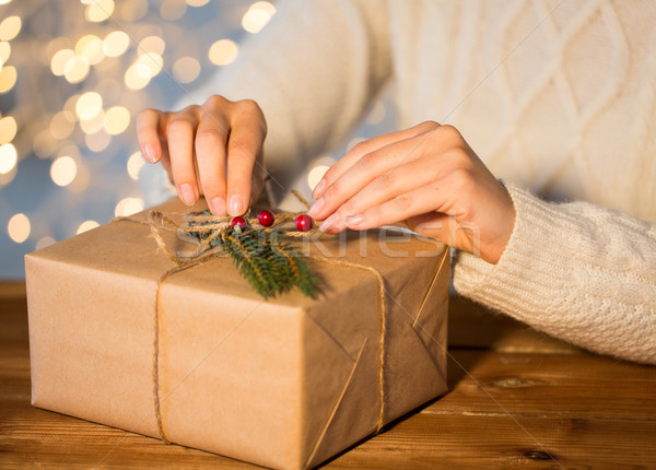 Vrouw christmas geschenk vakantie Stockfoto © dolgachov