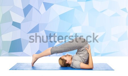 Kadın yoga poz uygunluk spor Stok fotoğraf © dolgachov