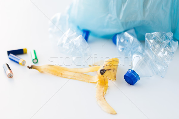 Közelkép hulladék táska szemét szemét újrahasznosítás Stock fotó © dolgachov