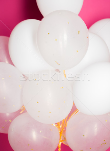 Branco hélio balões rosa férias Foto stock © dolgachov