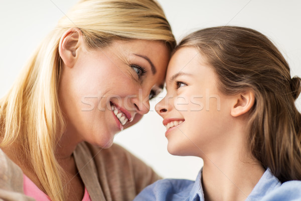 Сток-фото: счастливым · улыбаясь · семьи · девушки · матери · домой