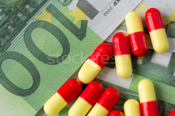 Medische pillen drugs euro cash geld Stockfoto © dolgachov