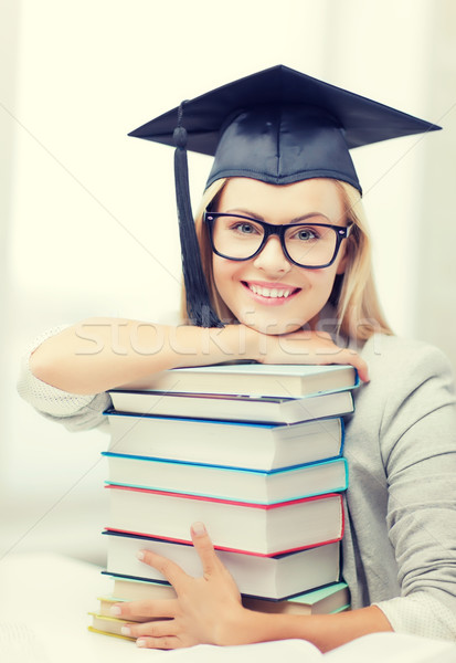 Student afstuderen cap foto gelukkig Stockfoto © dolgachov