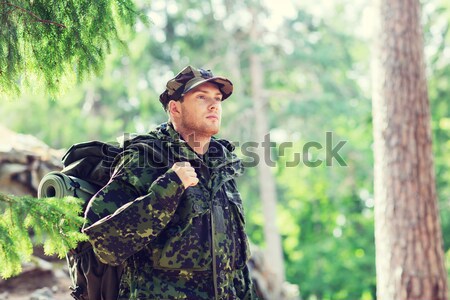 關閉 士兵 獵人 槍 森林 狩獵 商業照片 © dolgachov