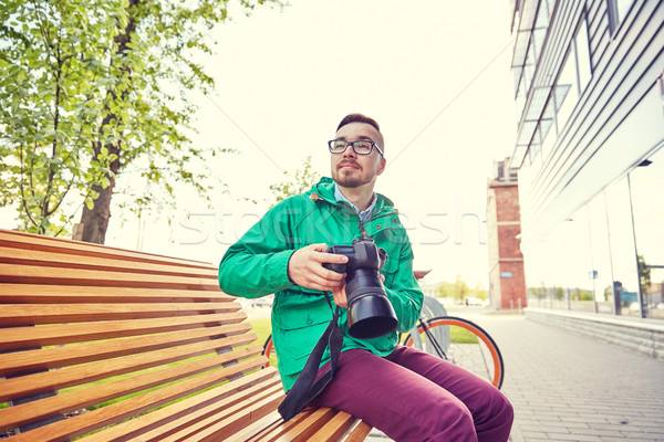 Jungen Hipster Mann Digitalkamera Stadt Menschen Stock foto © dolgachov
