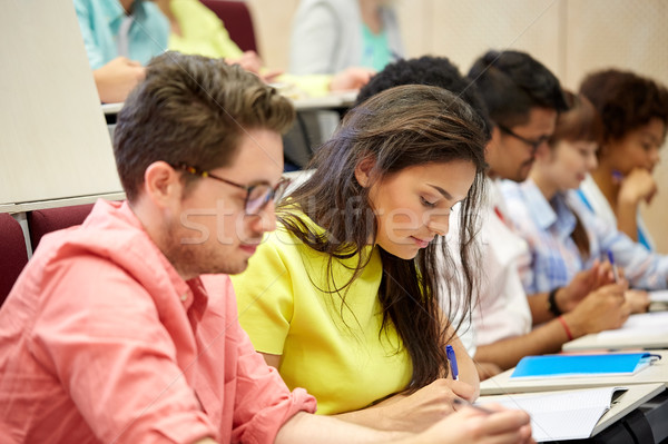 Gruppe internationalen Studenten schriftlich Vortrag Bildung Stock foto © dolgachov