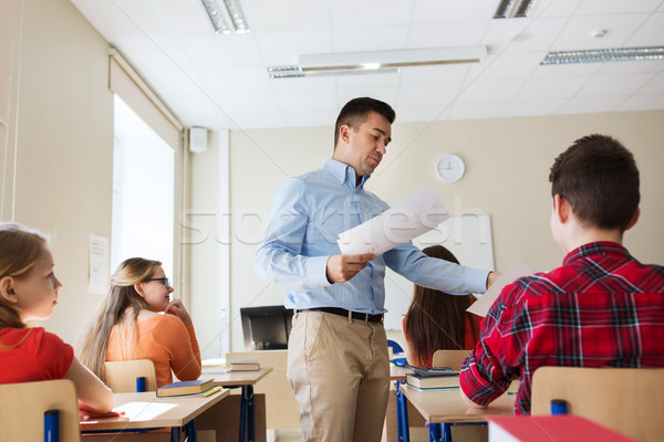 グループ 学生 教師 テスト結果 教育 学校 ストックフォト © dolgachov