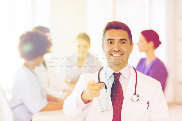 Сток-фото: счастливым · врач · группа · больницу · клинике · профессия
