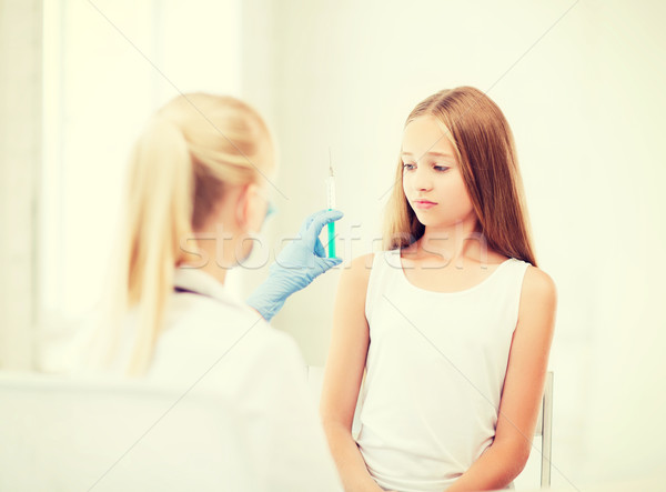 Orvos vakcina gyermek kórház egészségügy orvosi Stock fotó © dolgachov