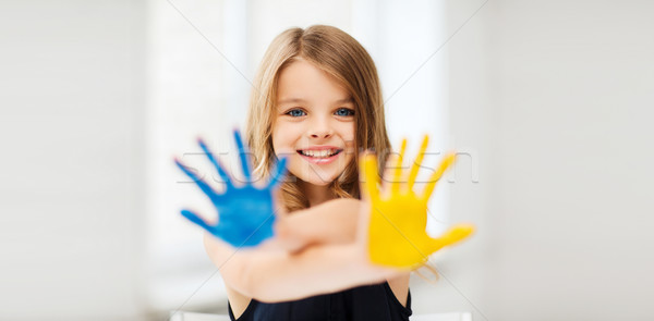 Foto stock: Menina · pintado · mãos · educação · escolas