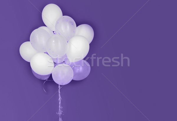 Witte helium ballonnen violet vakantie verjaardagsfeest Stockfoto © dolgachov