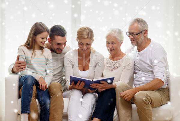 Gelukkig gezin boek home familie geluk Stockfoto © dolgachov