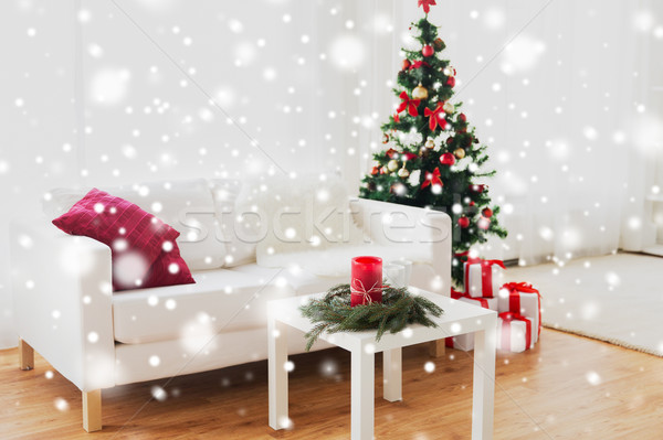 Stock foto: Sofa · Tabelle · Weihnachtsbaum · Geschenke · home · Feiertage