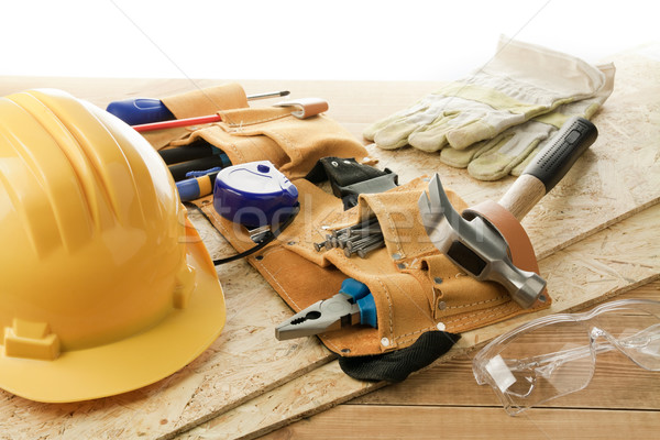 木工 黃色 頭盔 工具 帶 木 商業照片 © donatas1205